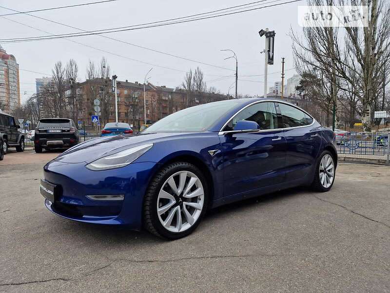 Седан Tesla Model 3 2019 в Киеве