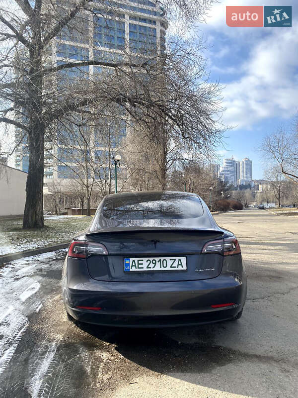 Седан Tesla Model 3 2018 в Дніпрі