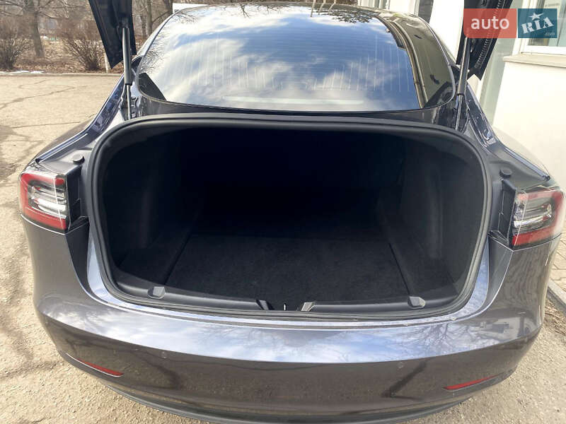 Седан Tesla Model 3 2018 в 