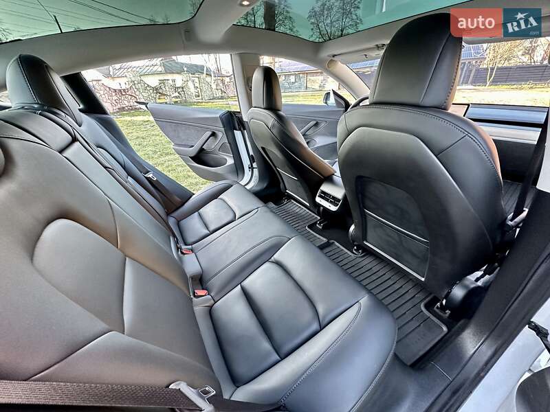 Седан Tesla Model 3 2020 в Калуше фото 14 Седан Tesla Model 3 2020 в Калуше