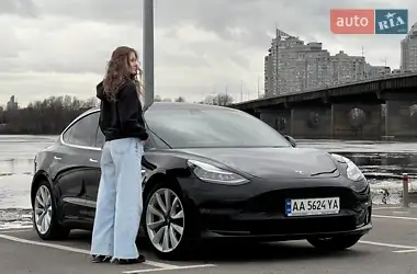 Tesla Model 3 2020