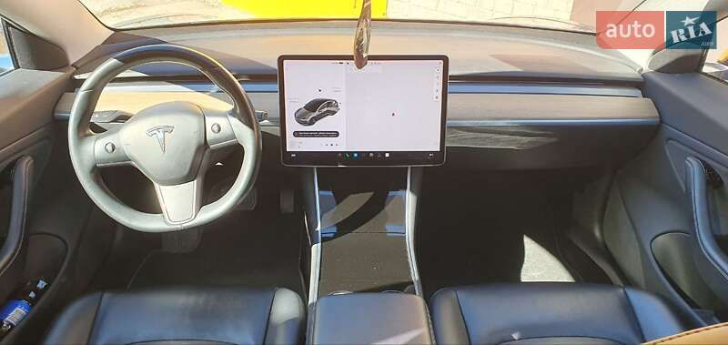 Седан Tesla Model 3 2018 в Киеве