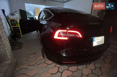 Седан Tesla Model 3 2018 в Києві