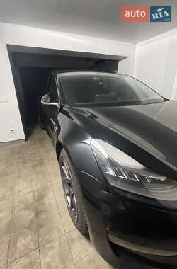 Седан Tesla Model 3 2018 в Києві