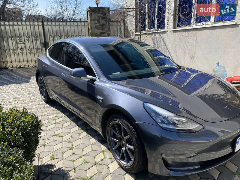 Седан Tesla Model 3 2018 в Одесі