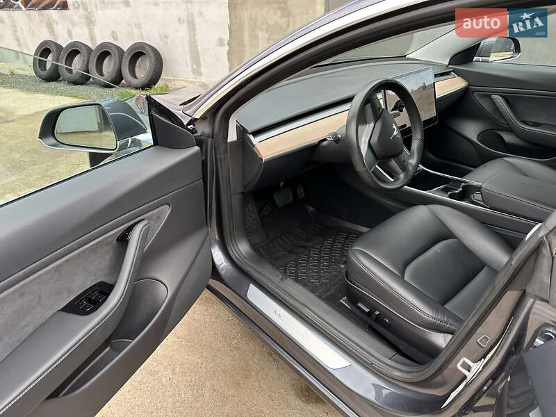 Седан Tesla Model 3 2018 в Кропивницком