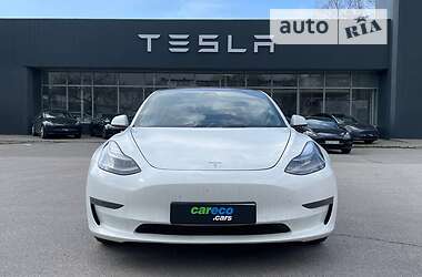 Седан Tesla Model 3 2021 в 