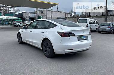 Седан Tesla Model 3 2021 в 