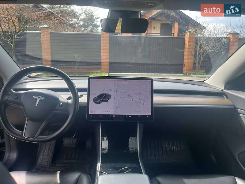 Седан Tesla Model 3 2018 в Києві