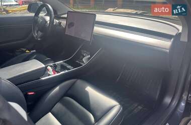 Седан Tesla Model 3 2018 в Киеве