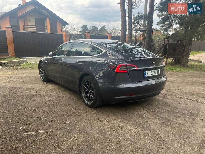 Седан Tesla Model 3 2018 в Києві