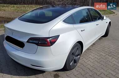 Седан Tesla Model 3 2020 в Львове