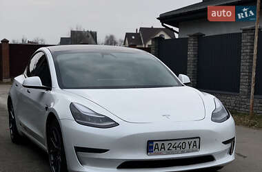 Седан Tesla Model 3 2021 в 
