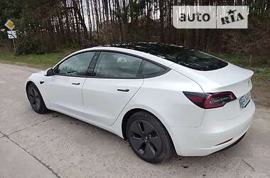 Седан Tesla Model 3 2021 в 