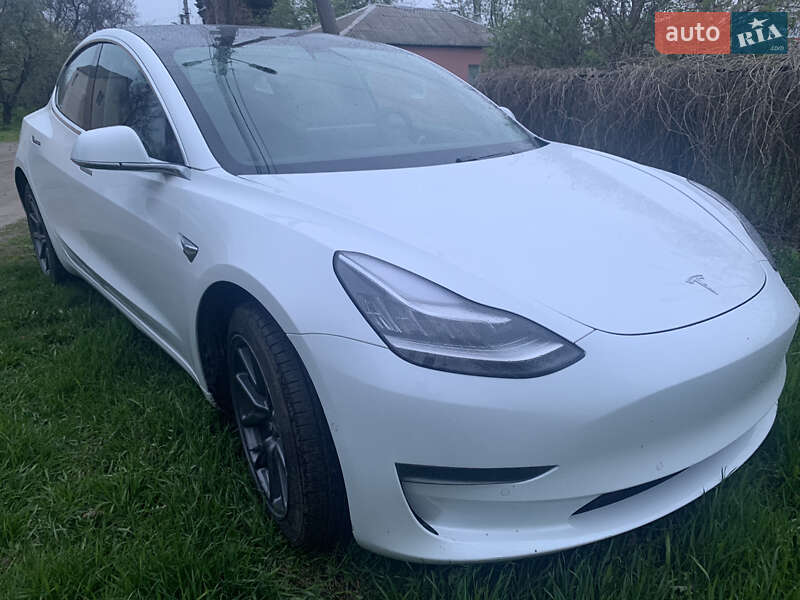 Седан Tesla Model 3 2020 в Харкові