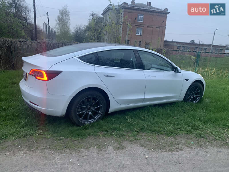 Седан Tesla Model 3 2020 в Харкові