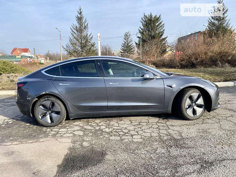 Седан Tesla Model 3 2019 в Харкові