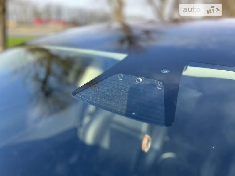 Седан Tesla Model 3 2019 в Виннице