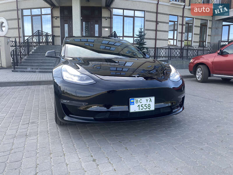 Седан Tesla Model 3 2019 в Шептицькому