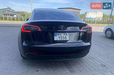 Седан Tesla Model 3 2019 в Шептицькому