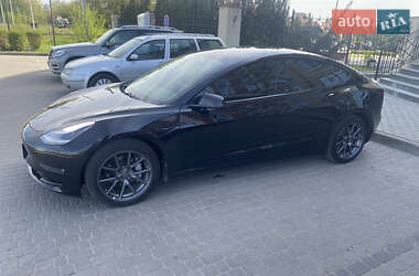Седан Tesla Model 3 2019 в Шептицькому