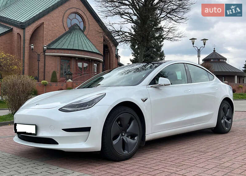 Седан Tesla Model 3 2018 в 