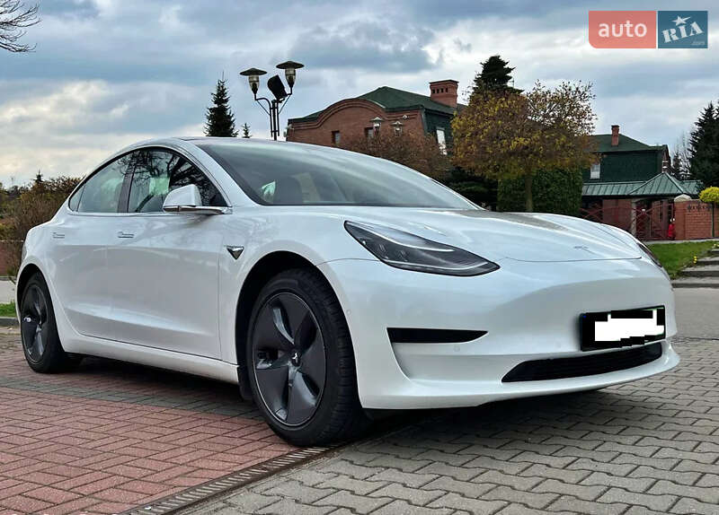 Седан Tesla Model 3 2018 в Киеве