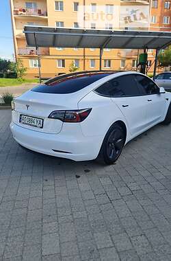 Седан Tesla Model 3 2021 в Мукачевому