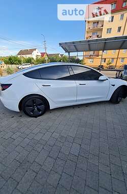 Седан Tesla Model 3 2021 в Мукачевому