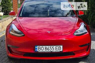 Седан Tesla Model 3 2018 в Кременце