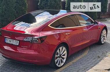 Седан Tesla Model 3 2018 в Кременце