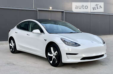 Седан Tesla Model 3 2020 в 