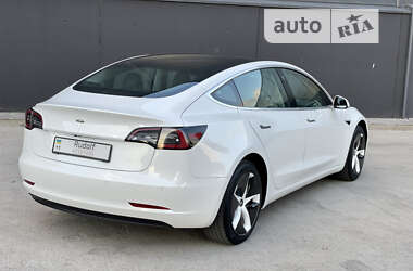 Седан Tesla Model 3 2020 в 