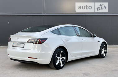 Седан Tesla Model 3 2020 в 