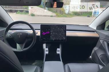 Седан Tesla Model 3 2020 в 