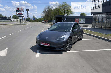 Седан Tesla Model 3 2021 в 