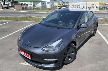 Седан Tesla Model 3 2021 в 
