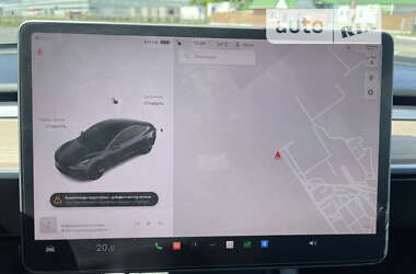 Седан Tesla Model 3 2021 в 