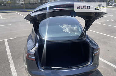 Седан Tesla Model 3 2021 в 