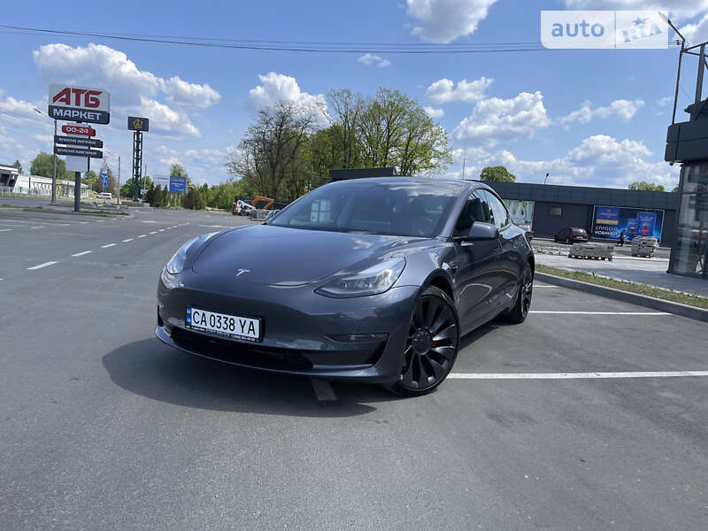 Седан Tesla Model 3 2021 в Умані