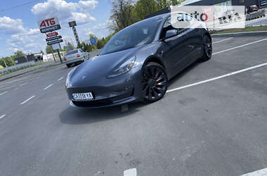 Седан Tesla Model 3 2021 в Умані