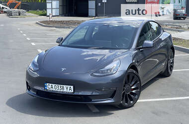 Седан Tesla Model 3 2021 в Киеве
