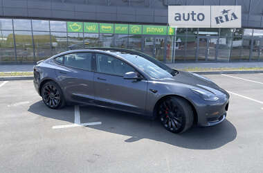 Седан Tesla Model 3 2021 в Киеве