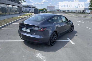 Седан Tesla Model 3 2021 в Умані