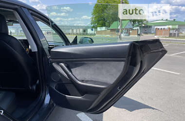 Седан Tesla Model 3 2021 в Киеве