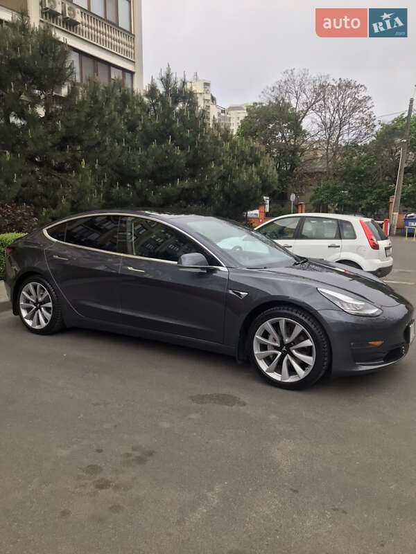 Седан Tesla Model 3 2018 в Одессе