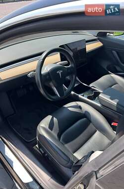 Седан Tesla Model 3 2019 в Мукачево