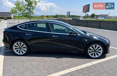 Седан Tesla Model 3 2019 в Мукачево