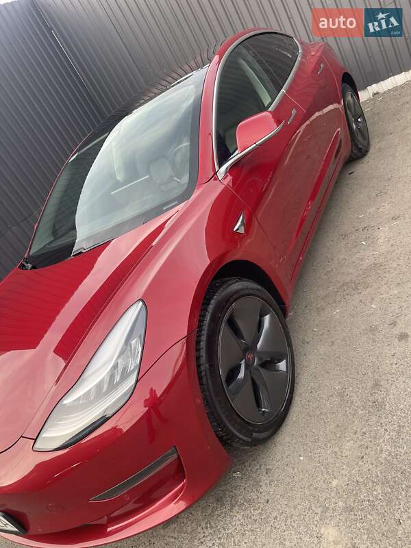 Седан Tesla Model 3 2018 в Киеве