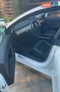 Седан Tesla Model 3 2019 в Киеве